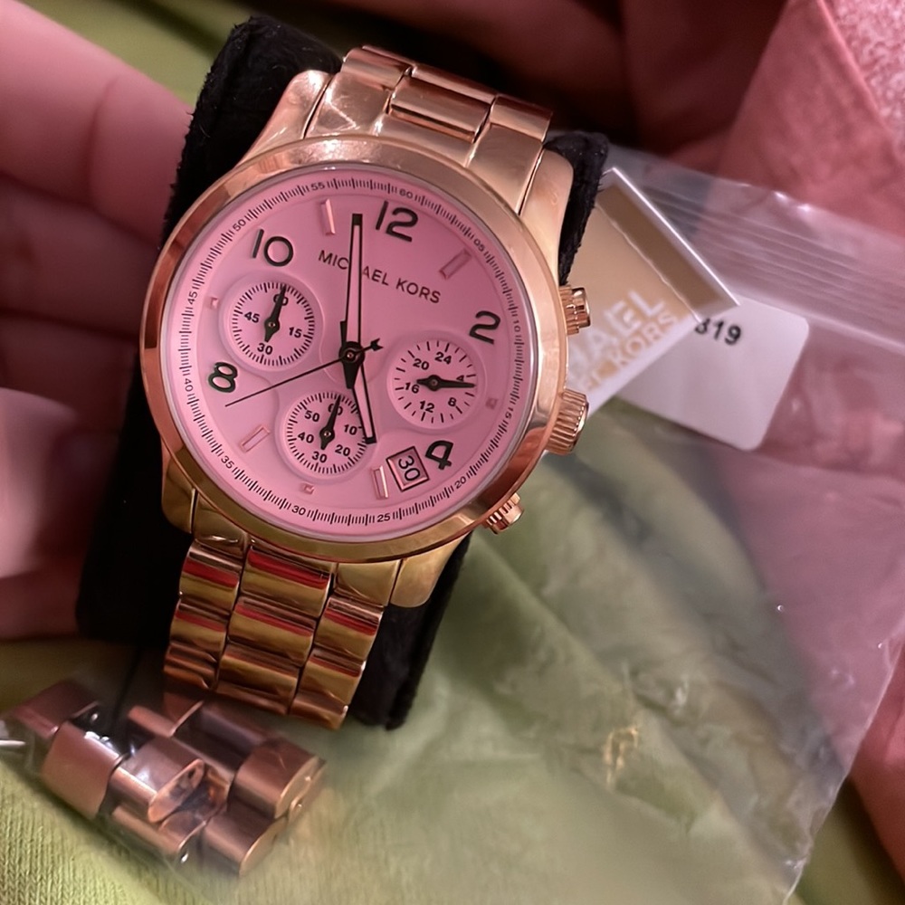 MICHAEL KORS RUNWAY CHRONOGRAPH WATCH